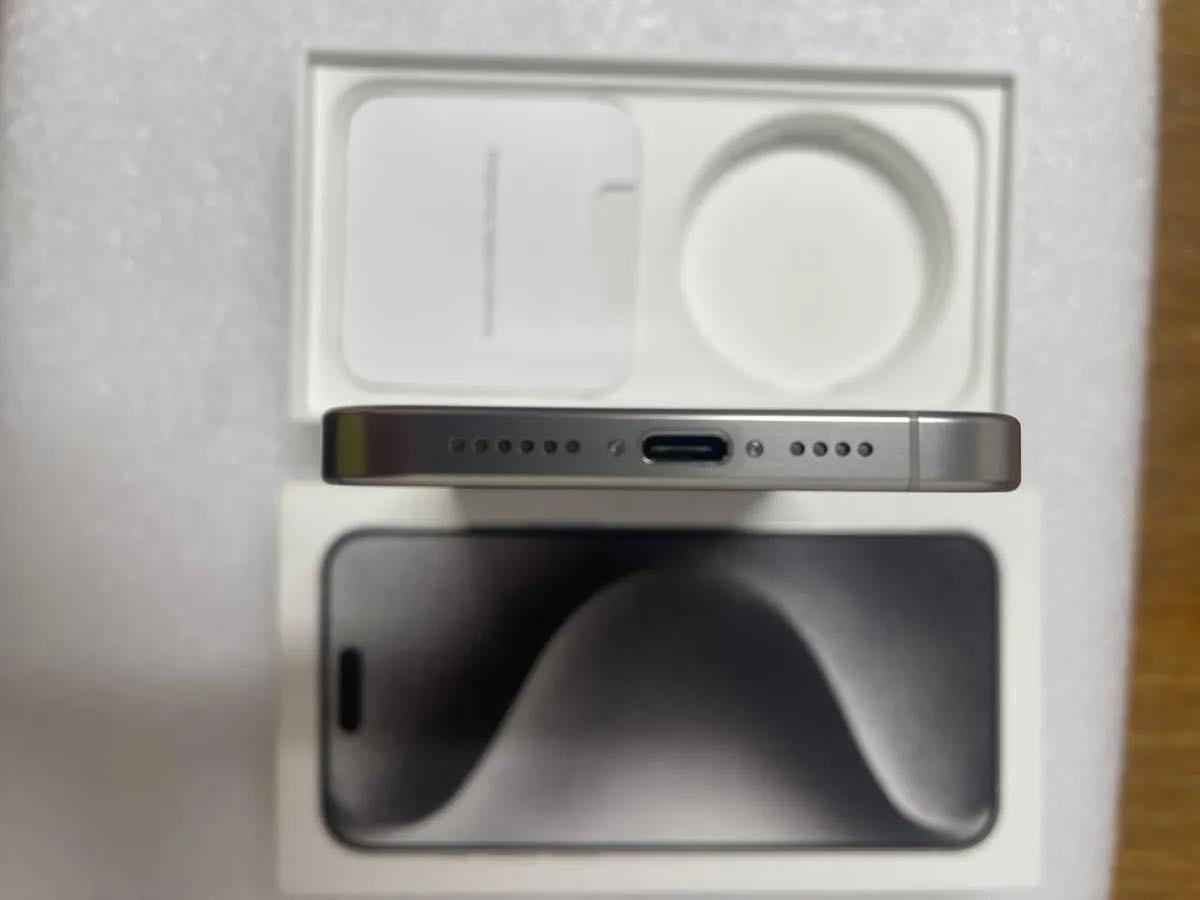 Apple iPhone 15 Pro Max - 256 GB - Blanco Titanio (Desbloqueado) -LCD sin rayones - Image 8