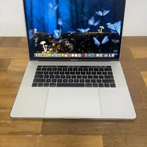 Exelente Macbook Pro A1990 15 Core I9 32ram Ssd 1 Tera Plateado